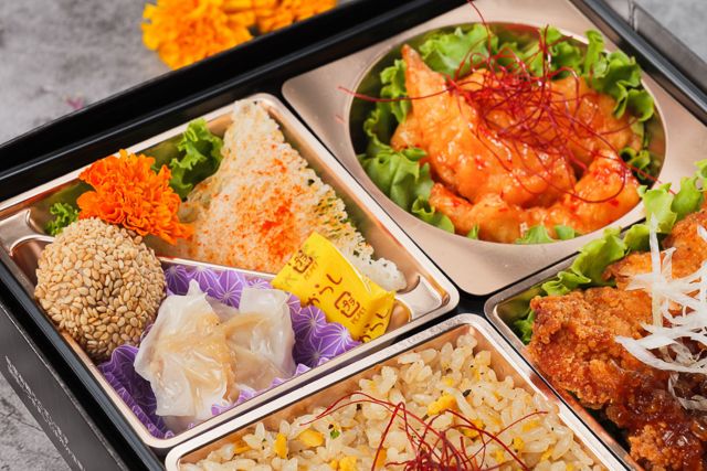 四川 style 秦（しん）-【熨斗対応可】鳳凰～特製炒飯と油淋鶏と海老のエスニックチリソース～