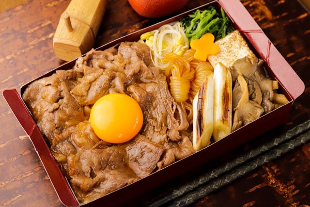 黒毛和牛すき焼き重