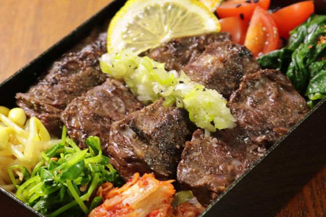 カウンター焼肉まるやま（東京店）-赤身のまるやま（塩ハラミ）