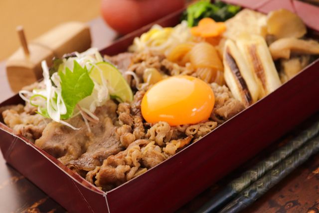 一枚之肉（愛知店）-すき焼きと牛しゃぶの合盛り重