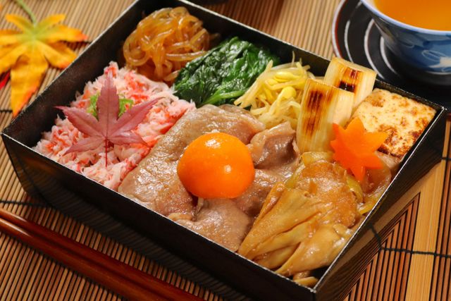 一枚之肉（愛知店）-【秋季限定】蟹と松茸の黒毛和牛すき焼き重