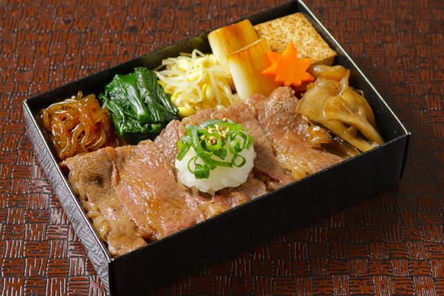 黒毛和牛おろしすき焼き重の商品写真