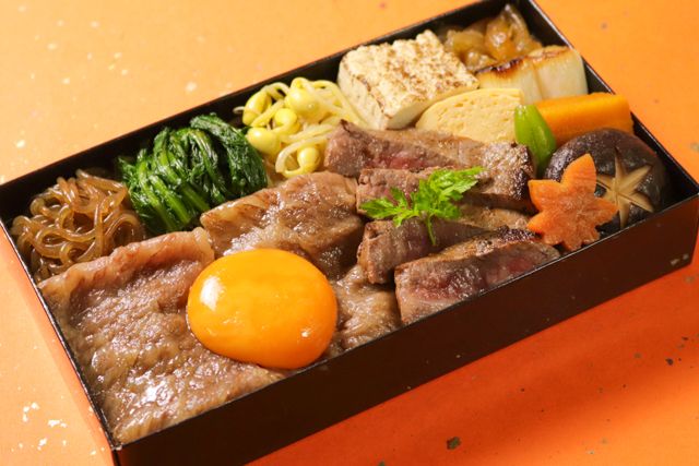 特選すきやきみくに（東京店）-黒毛和牛すき焼きとビーフステーキ弁当