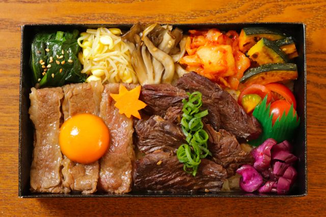 一塊之肉（大阪店）-【ダブル盛り】 黒毛和牛すき焼き＆牛ハラミ焼肉飯