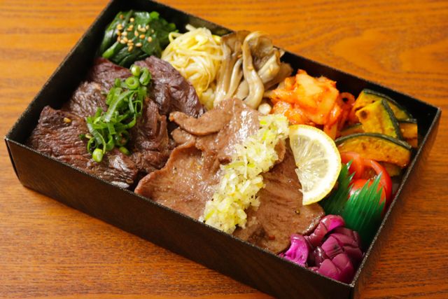 一塊之肉（大阪店）-【ダブル盛り】 牛ハラミ＆塩ダレ牛タン飯