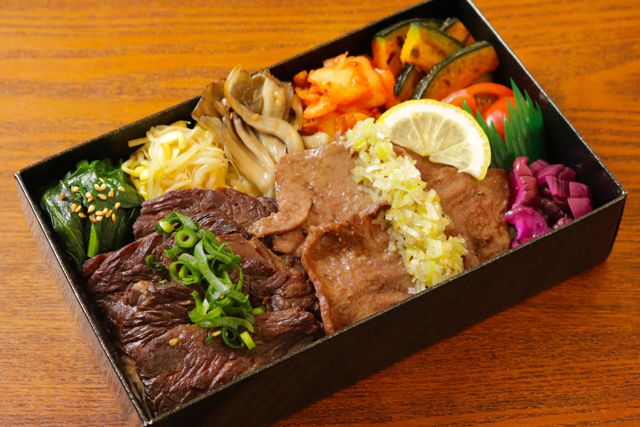 一塊之肉（大阪店）-【ダブル盛り】 牛ハラミ＆塩ダレ牛タン飯
