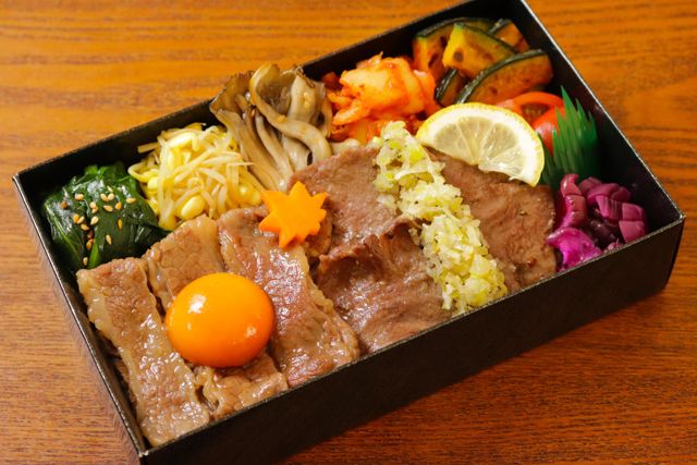 一塊之肉（大阪店）-【ダブル盛り】 黒毛和牛すき焼き＆塩ダレ牛タン飯