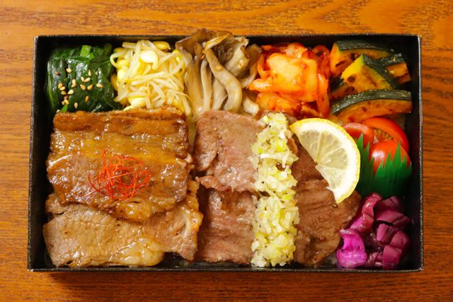 一塊之肉（大阪店）-【ダブル盛り】 牛カルビ＆塩ダレ牛タン飯