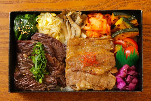 一塊之肉（大阪店）-【ダブル盛り】 牛カルビ＆牛ハラミ焼肉飯