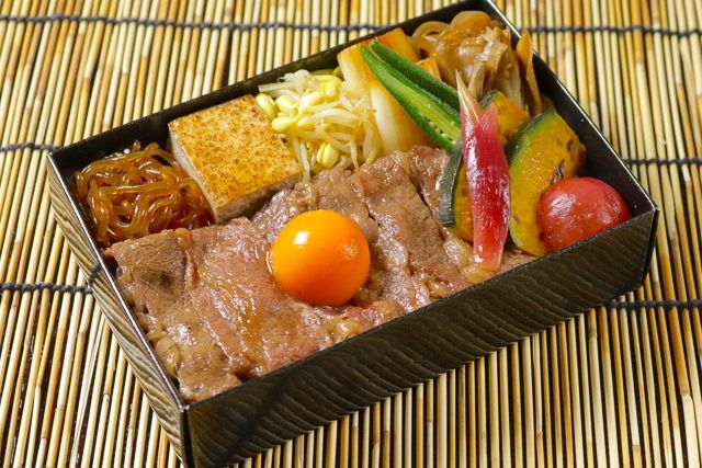 【夏季限定】 黒毛和牛夏野菜すき焼き重
