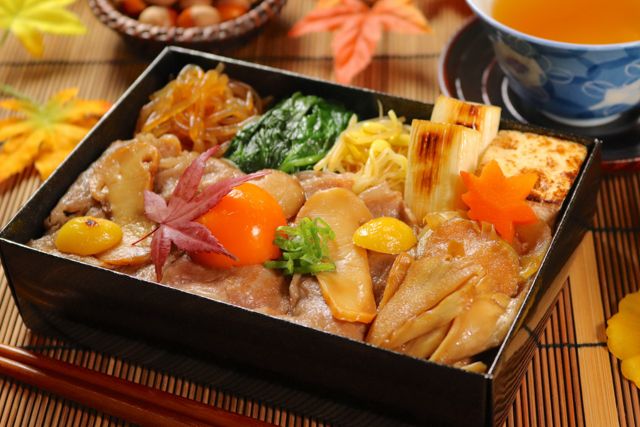 【秋季限定】 秋の黒毛和牛すき焼き重の商品写真