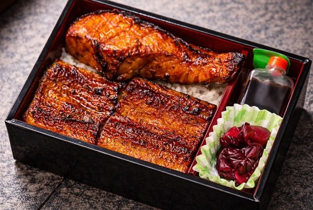 鰻のきくち-鰻と甘辛鮭の照焼き弁当