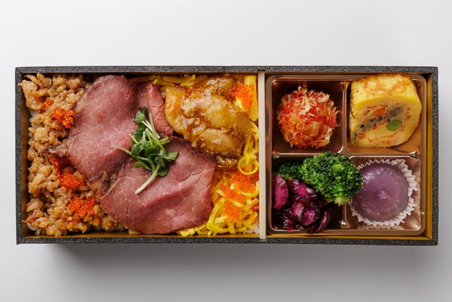 肉懐石 肉匠-牛モモ肉の低温調理ローストビーフと鶏そぼろ 若鶏照り焼きの彩り弁当