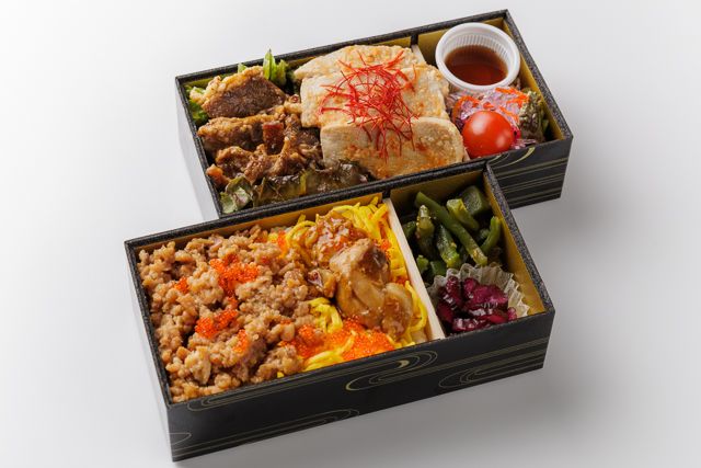 肉懐石 肉匠-四種のお肉の2段彩り弁当（牛カルビ、豚ロース、鶏照り焼き、鶏そぼろ）