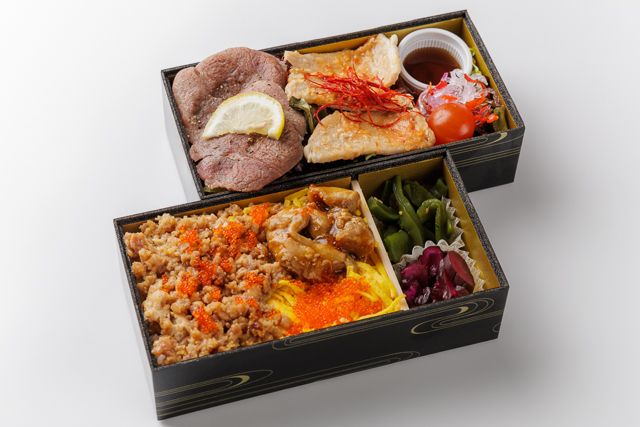 肉懐石 肉匠-四種のお肉の2段彩り弁当（牛タン、豚ロース、鶏照り焼き、鶏そぼろ）