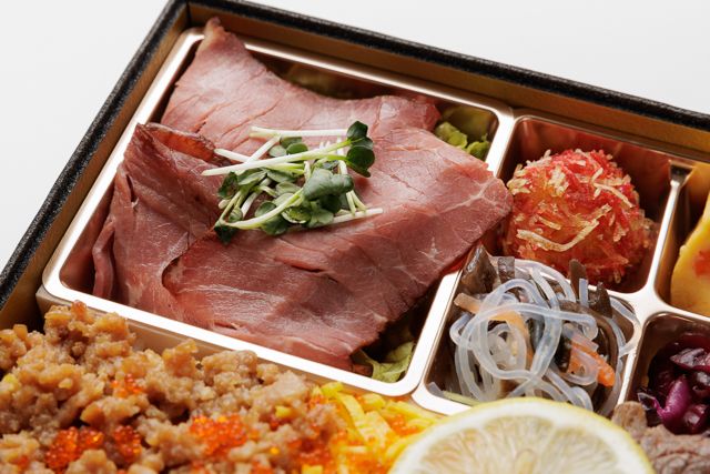 肉懐石 肉匠-プレミアムローストビーフと五種のお肉のおかず満載彩り弁当