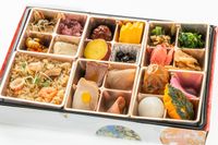 少量多種の健康彩弁当屋 出水-【期間限定】海鮮炊き込みごはんの彩弁当