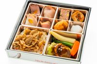 洋食 出水-ポークジンジャーとロールキャベツ弁当