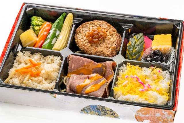 洋食 出水-錦糸ごはんとローストビーフのグリルハンバーグ弁当