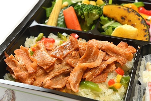 洋食 出水-10種野菜のポークチャップ弁当