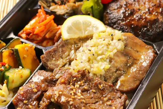 一塊之肉（香川店）-一塊之肉とハンバーグ弁当