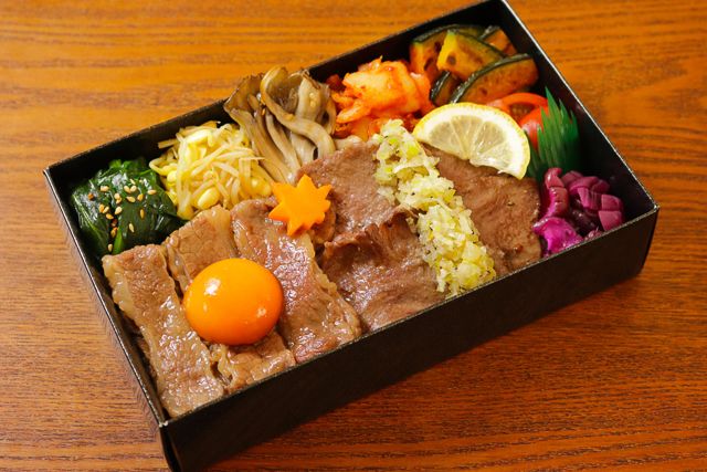 一塊之肉（香川店）-【ダブル盛り】黒毛和牛すき焼き＆塩ダレ牛タン飯