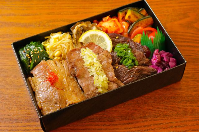 一塊之肉（香川店）-贅沢3種盛り焼肉飯