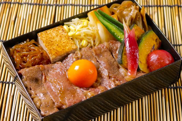 【夏季限定】黒毛和牛夏野菜すき焼き重