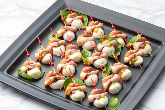 ビュッフェキング（名古屋店）-合鴨とトマトのカプレーゼ風サラダ