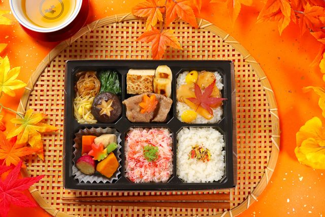 特選すきやきみくに（大阪店）-【秋季限定】松茸と蟹ご飯 和牛すき焼き弁当