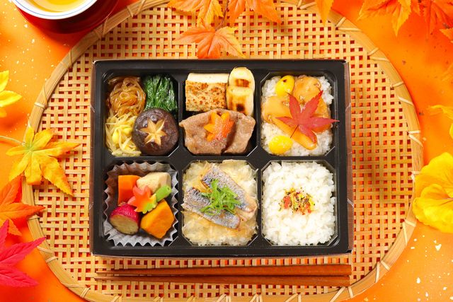特選すきやきみくに（大阪店）-【秋季限定】松茸と秋刀魚ご飯 和牛すき焼き弁当