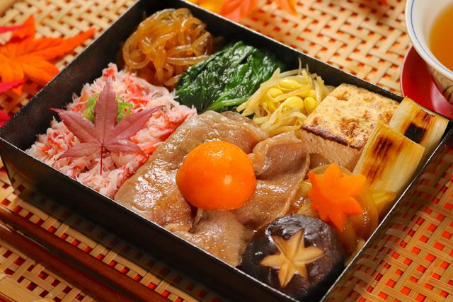 特選すきやきみくに（大阪店）-【秋季限定】蟹飯と黒毛和牛すき焼き重