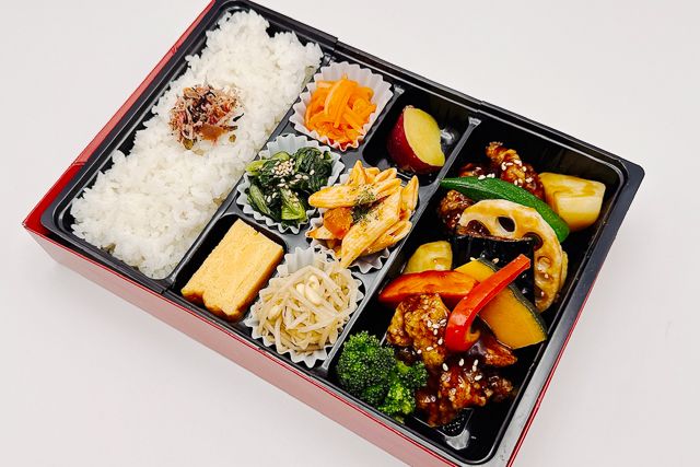 食彩 咲楽咲く-咲楽御膳（鶏唐揚げと野菜の黒酢和え）