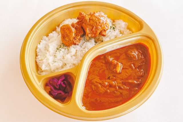 スパイシービーフカレー タンドリーチキンのせ