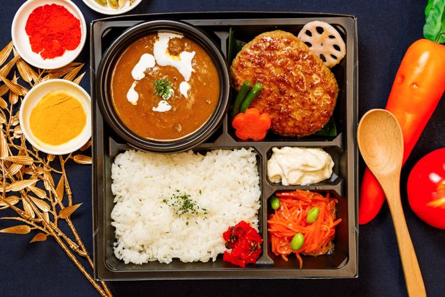 仕出しろっかん-千葉和牛カレーと黒トリュフ醤油ハンバーグ