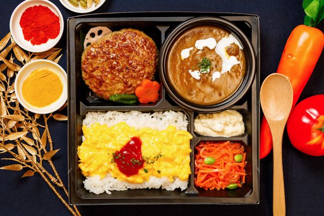 仕出しろっかん-【ふわトロ卵】千葉和牛カレーと黒トリュフ醤油ハンバーグ