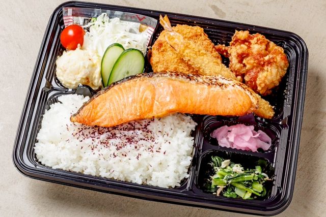 弁当屋くるり-鮭スペシャル弁当