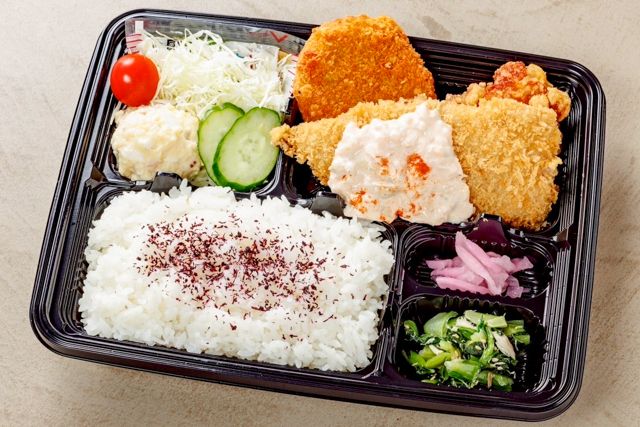 弁当屋くるり-アジからスペシャル弁当