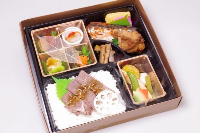 赤坂料亭「球磨川」（名古屋店）～東京赤坂「球磨川」監修～-「匠」幕ノ内弁当 特選ステーキ重