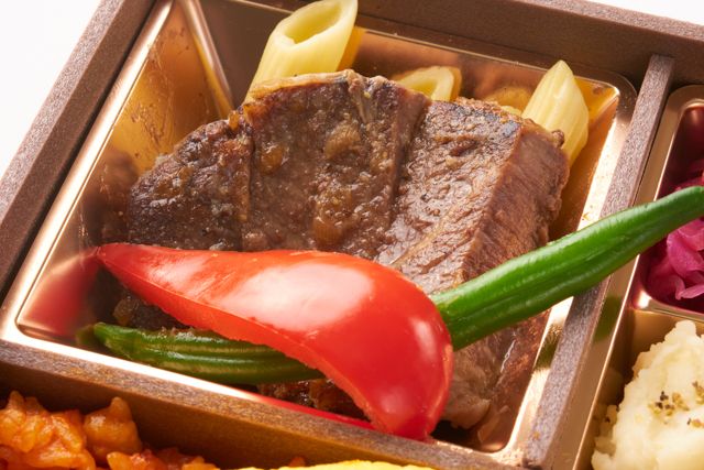 洋食亭 Silver spoon（岩槻店）-完熟トマトのオムライス ＆ シャリアピン牛ステーキ