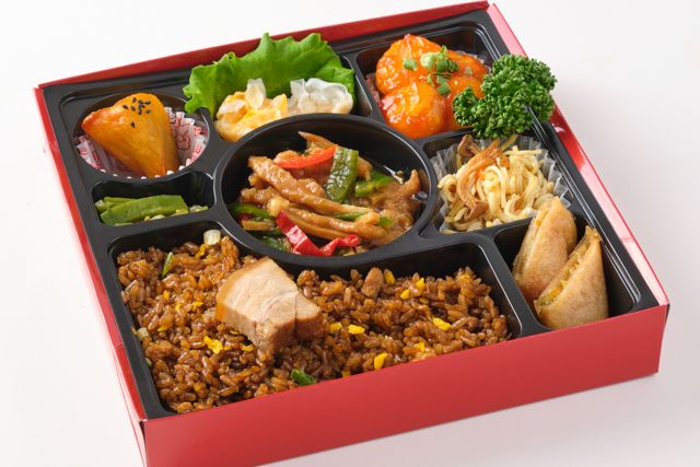 中華料理 馬九行久ーうまくいくー（東京店）-【エビチリ入り】彩り青椒肉絲と焼きめしの笑門御膳