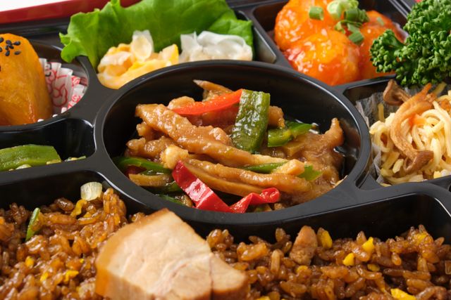 中華料理 馬九行久ーうまくいくー（岩槻店）-【エビチリ入り】彩り青椒肉絲と焼きめしの笑門御膳