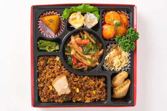 中華料理 馬九行久ーうまくいくー（岩槻店）-【エビチリ入り】彩り青椒肉絲と焼きめしの笑門御膳