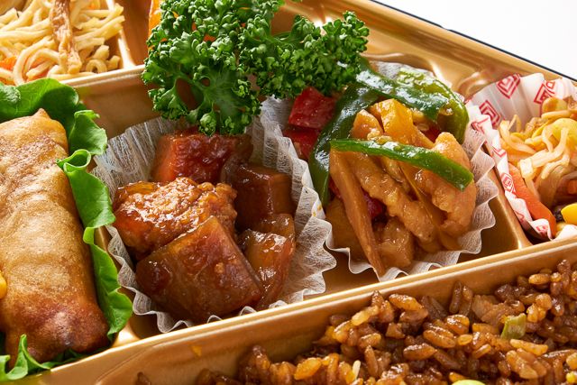 吉祥中華 結-musubi-（東京店）-【Wメイン】黒酢酢豚＆青椒肉絲弁当【焼飯】