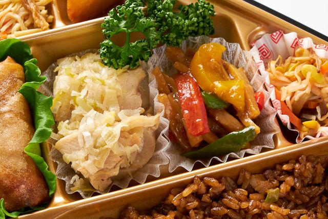 吉祥中華 結-musubi-（東京店）-【Wメイン】蒸し鶏葱ソース＆青椒肉絲弁当【焼飯】