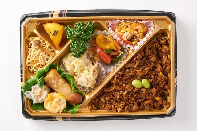 吉祥中華 結-musubi-（東京店）-【Wメイン】蒸し鶏葱ソース＆青椒肉絲弁当【焼飯】