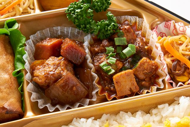 吉祥中華 結-musubi-（東京店）-【Wメイン】黒酢酢豚＆麻婆豆腐弁当【白飯】