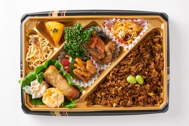 吉祥中華 結-musubi-（岩槻店）-【Wメイン】青椒肉絲＆牛肉の黒胡椒炒め弁当【焼飯】