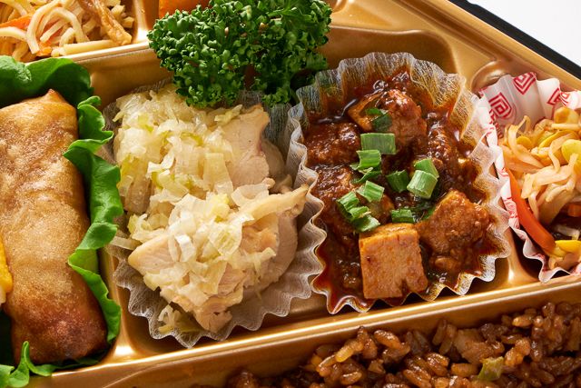 吉祥中華 結-musubi-（岩槻店）-【Wメイン】蒸し鶏葱ソース＆麻婆豆腐弁当【焼飯】