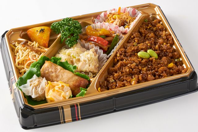 吉祥中華 結-musubi-（岩槻店）-【Wメイン】蒸し鶏葱ソース＆青椒肉絲弁当【焼飯】